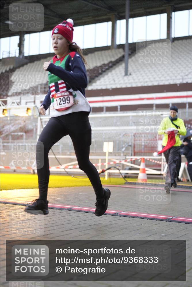 07.12.2025 - St. Pauli X-Mass-Run No. 15 Patografie http://msf.ph/oto/9368333 07.12.2025 11:10:12 Ziel 42, 53, 980, 1298, 1299, 1697, 2371 meine-sportfotos.de