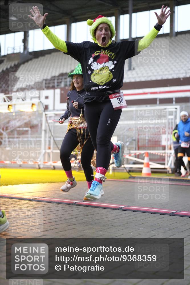 07.12.2025 - St. Pauli X-Mass-Run No. 15 Patografie http://msf.ph/oto/9368359 07.12.2025 11:10:27 Ziel 29, 30, 31, 42, 49, 53, 122, 134, 745, 980, 1064, 1066, 1298, 1299, 1398, 1692, 1694, 1697, 1739, 1740, 2371, 3124, 3136 meine-sportfotos.de