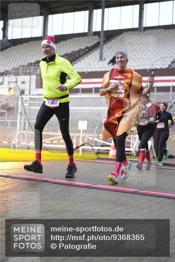07.12.2025 - St. Pauli X-Mass-Run No. 15 Patografie http://msf.ph/oto/9368365 07.12.2025 11:10:31 Ziel 29, 30, 31, 49, 53, 122, 134, 745, 1064, 1066, 1298, 1380, 1398, 1626, 1692, 1694, 1697, 1739, 1740, 3124, 3136 meine-sportfotos.de