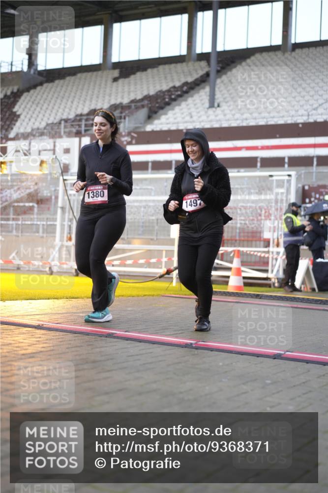 07.12.2025 - St. Pauli X-Mass-Run No. 15 Patografie http://msf.ph/oto/9368371 07.12.2025 11:10:33 Ziel 29, 30, 31, 49, 122, 134, 745, 1064, 1066, 1380, 1398, 1626, 1692, 1694, 1739, 1740, 3124, 3136 meine-sportfotos.de