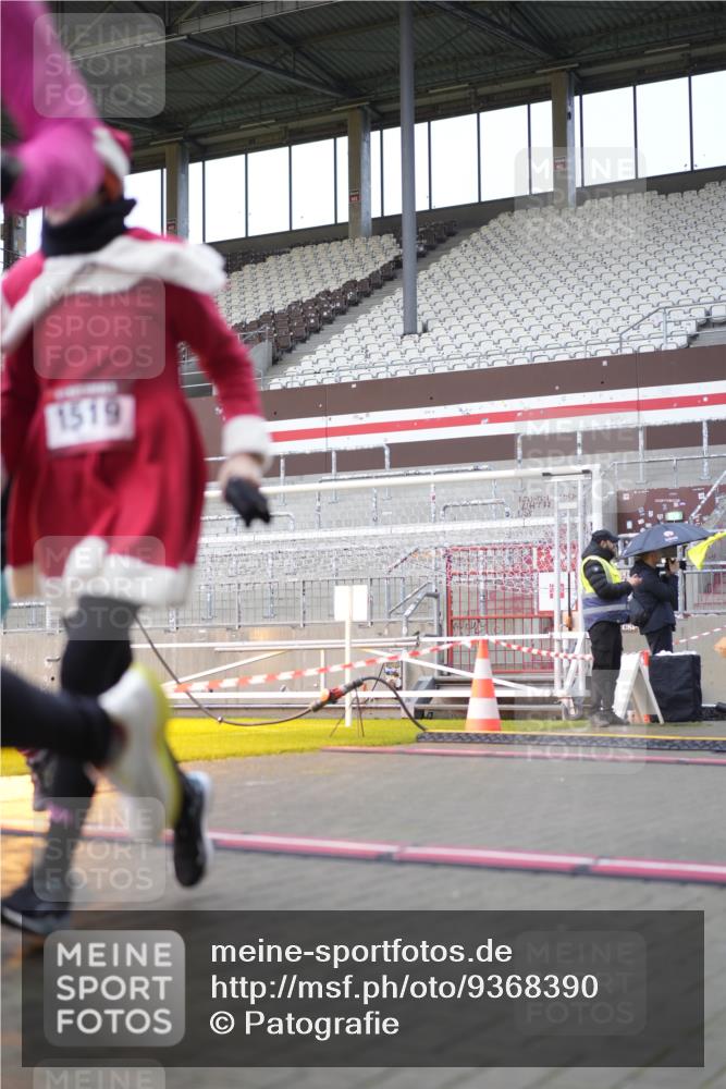 07.12.2025 - St. Pauli X-Mass-Run No. 15 Patografie http://msf.ph/oto/9368390 07.12.2025 11:11:03 Ziel 48, 660, 667, 669, 697, 698, 817, 1518, 1519, 1557, 1565, 1568, 1707, 2258, 2742 meine-sportfotos.de