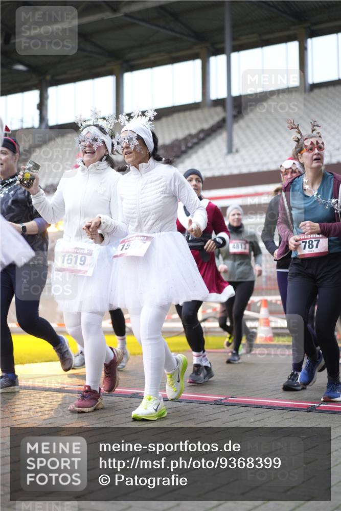 07.12.2025 - St. Pauli X-Mass-Run No. 15 Patografie http://msf.ph/oto/9368399 07.12.2025 11:11:10 Ziel 411, 697, 698, 777, 787, 788, 812, 815, 817, 832, 841, 909, 1145, 1146, 1147, 1518, 1519, 1557, 1565, 1568, 1619, 1707, 2258, 2742, 4801, 4805, 4806, 4810, 4813, 5005, 5006 meine-sportfotos.de