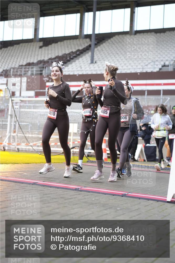 07.12.2025 - St. Pauli X-Mass-Run No. 15 Patografie http://msf.ph/oto/9368410 07.12.2025 11:11:15 Ziel 171, 182, 190, 411, 697, 698, 777, 787, 788, 812, 815, 817, 832, 841, 909, 1145, 1146, 1147, 1518, 1519, 1557, 1565, 1568, 1619, 1707, 1770, 2258, 2742, 4801, 4805, 4806, 4810, 4813, 5005, 5006 meine-sportfotos.de
