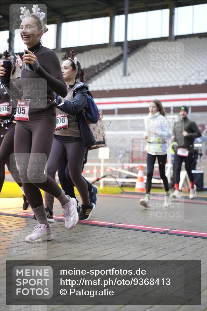 07.12.2025 - St. Pauli X-Mass-Run No. 15 Patografie http://msf.ph/oto/9368413 07.12.2025 11:11:16 Ziel 171, 182, 190, 411, 697, 698, 777, 787, 788, 812, 815, 817, 832, 841, 909, 1145, 1146, 1147, 1518, 1519, 1557, 1565, 1568, 1619, 1707, 1770, 2258, 2742, 4801, 4805, 4806, 4810, 4813, 5005, 5006 meine-sportfotos.de