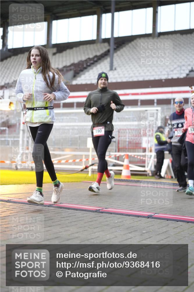 07.12.2025 - St. Pauli X-Mass-Run No. 15 Patografie http://msf.ph/oto/9368416 07.12.2025 11:11:17 Ziel 171, 182, 190, 411, 697, 698, 777, 787, 788, 812, 815, 817, 832, 841, 909, 1145, 1146, 1147, 1309, 1519, 1557, 1565, 1568, 1619, 1707, 1770, 2258, 2742, 4801, 4805, 4806, 4810, 4813, 5005, 5006 meine-sportfotos.de
