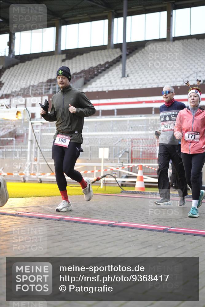 07.12.2025 - St. Pauli X-Mass-Run No. 15 Patografie http://msf.ph/oto/9368417 07.12.2025 11:11:17 Ziel 171, 182, 190, 411, 697, 698, 777, 787, 788, 812, 815, 817, 832, 841, 909, 1145, 1146, 1147, 1309, 1519, 1557, 1565, 1568, 1619, 1707, 1770, 2258, 2742, 4801, 4805, 4806, 4810, 4813, 5005, 5006 meine-sportfotos.de