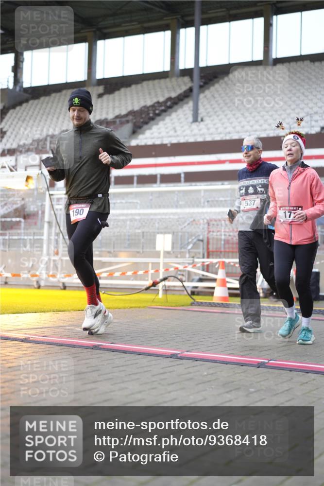 07.12.2025 - St. Pauli X-Mass-Run No. 15 Patografie http://msf.ph/oto/9368418 07.12.2025 11:11:17 Ziel 171, 182, 190, 411, 697, 698, 777, 787, 788, 812, 815, 817, 832, 841, 909, 1145, 1146, 1147, 1309, 1519, 1557, 1565, 1568, 1619, 1707, 1770, 2258, 2742, 4801, 4805, 4806, 4810, 4813, 5005, 5006 meine-sportfotos.de