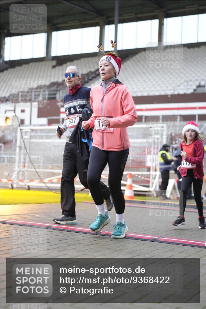 07.12.2025 - St. Pauli X-Mass-Run No. 15 Patografie http://msf.ph/oto/9368422 07.12.2025 11:11:18 Ziel 171, 182, 190, 411, 777, 787, 788, 812, 815, 817, 832, 841, 909, 1145, 1146, 1147, 1309, 1557, 1565, 1568, 1619, 1707, 1770, 2258, 2742, 4801, 4805, 4806, 4810, 4813, 5005, 5006 meine-sportfotos.de