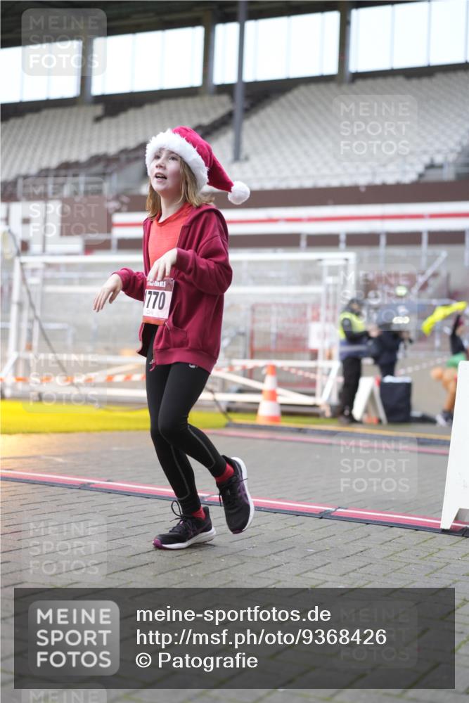 07.12.2025 - St. Pauli X-Mass-Run No. 15 Patografie http://msf.ph/oto/9368426 07.12.2025 11:11:19 Ziel 171, 182, 190, 411, 777, 787, 788, 812, 815, 817, 832, 841, 909, 1145, 1146, 1147, 1309, 1557, 1565, 1568, 1619, 1707, 1770, 2742, 4801, 4805, 4806, 4810, 4813, 5005, 5006 meine-sportfotos.de