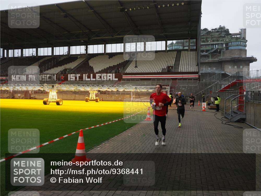 07.12.2025 - St. Pauli X-Mass-Run No. 15 Fabian Wolf http://msf.ph/oto/9368441 07.12.2025 09:51:16 Ziel 13, 615, 1258, 2135, 2646, 3110, 4273 meine-sportfotos.de