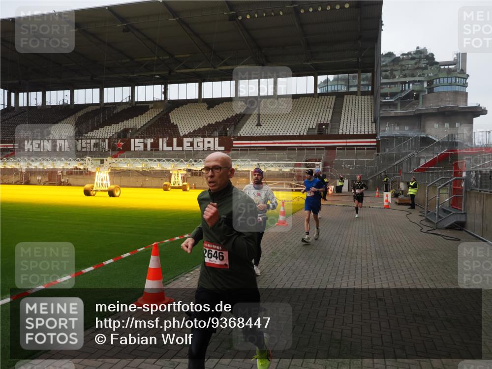 07.12.2025 - St. Pauli X-Mass-Run No. 15 Fabian Wolf http://msf.ph/oto/9368447 07.12.2025 09:51:18 Ziel 13, 1258, 2030, 2135, 2646, 3110, 4273 meine-sportfotos.de