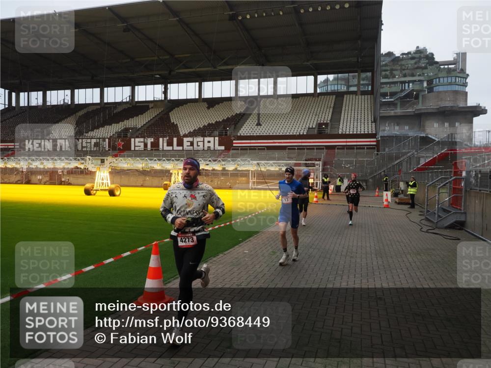 07.12.2025 - St. Pauli X-Mass-Run No. 15 Fabian Wolf http://msf.ph/oto/9368449 07.12.2025 09:51:19 Ziel 13, 1258, 2030, 2135, 2646, 3110, 4273 meine-sportfotos.de