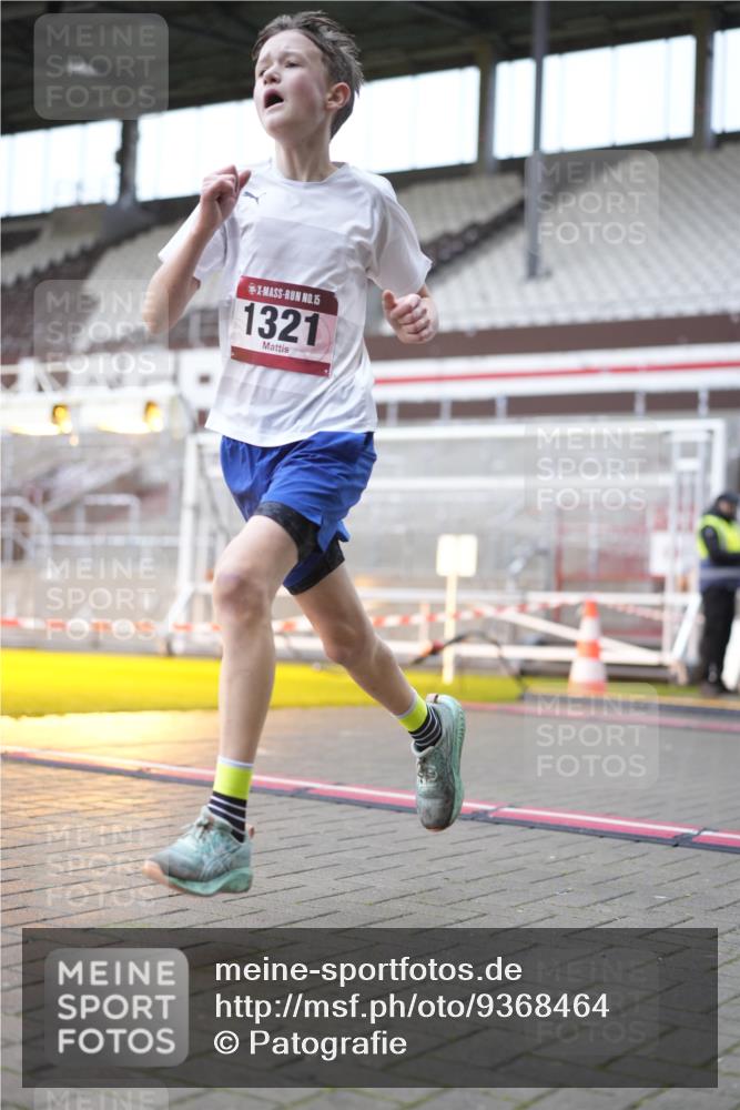 07.12.2025 - St. Pauli X-Mass-Run No. 15 Patografie http://msf.ph/oto/9368464 07.12.2025 11:11:28 Ziel 171, 182, 190, 1309, 1321, 1589, 1711, 1714, 1767, 1770, 4805, 4806, 4810, 5005, 5006 meine-sportfotos.de
