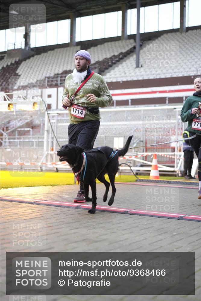 07.12.2025 - St. Pauli X-Mass-Run No. 15 Patografie http://msf.ph/oto/9368466 07.12.2025 11:11:30 Ziel 171, 182, 190, 1309, 1321, 1589, 1711, 1714, 1767, 1770, 4805, 4806, 4810, 5005, 5006 meine-sportfotos.de