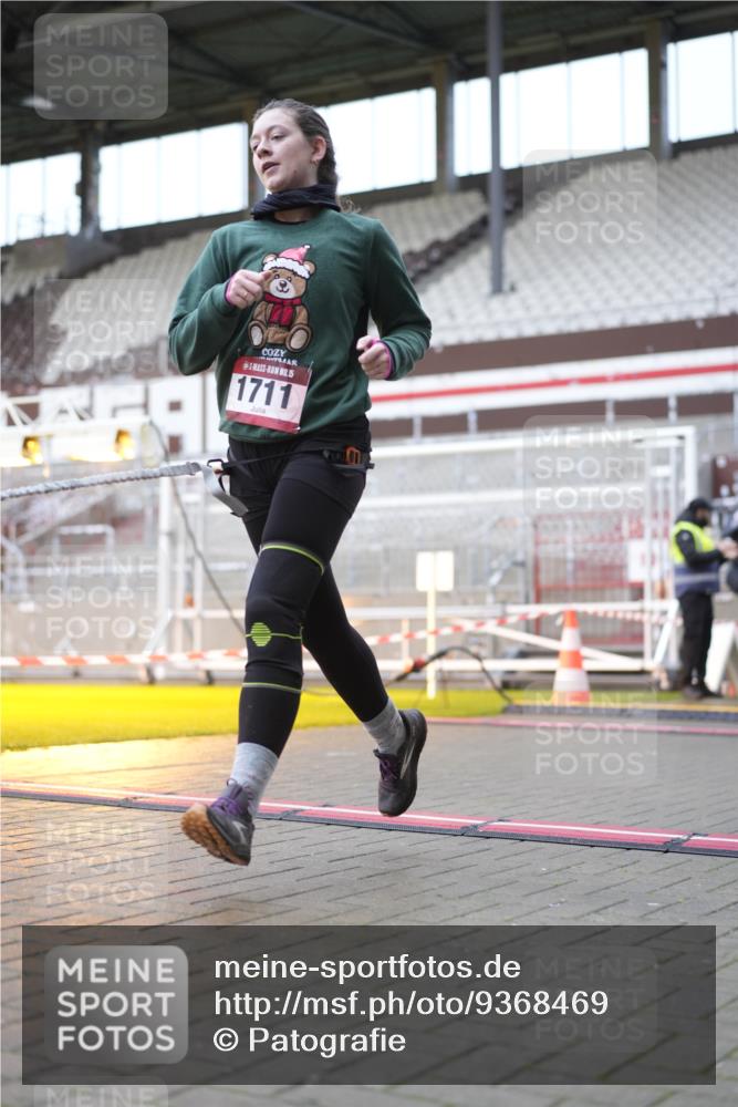 07.12.2025 - St. Pauli X-Mass-Run No. 15 Patografie http://msf.ph/oto/9368469 07.12.2025 11:11:31 Ziel 171, 182, 190, 1309, 1321, 1589, 1711, 1714, 1767, 1770 meine-sportfotos.de