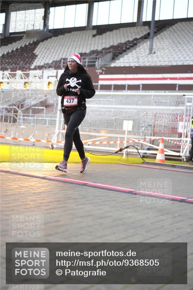 07.12.2025 - St. Pauli X-Mass-Run No. 15 Patografie http://msf.ph/oto/9368505 07.12.2025 11:11:50 Ziel 408, 437, 679, 689, 690, 694, 1186 meine-sportfotos.de