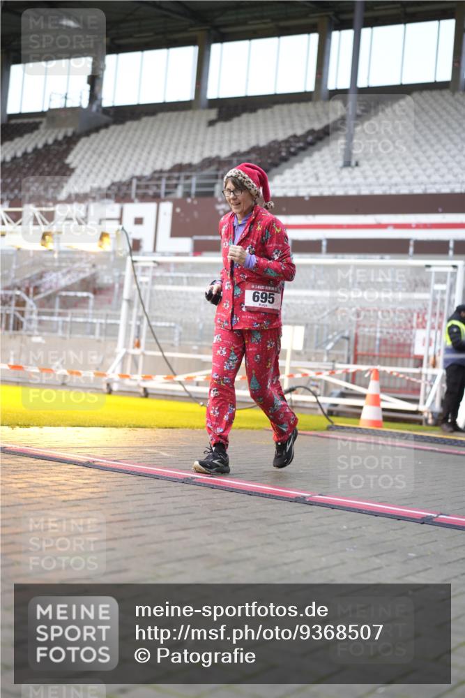 07.12.2025 - St. Pauli X-Mass-Run No. 15 Patografie http://msf.ph/oto/9368507 07.12.2025 11:11:57 Ziel 388, 408, 416, 437, 694, 695, 819, 1186, 1246, 1278 meine-sportfotos.de