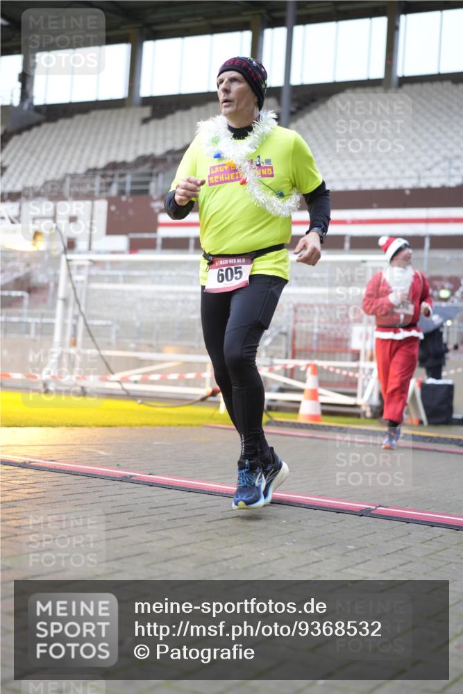 07.12.2025 - St. Pauli X-Mass-Run No. 15 Patografie http://msf.ph/oto/9368532 07.12.2025 11:12:11 Ziel 76, 79, 218, 388, 416, 597, 605, 671, 682, 695, 718, 819, 836, 839, 888, 1246, 1278 meine-sportfotos.de