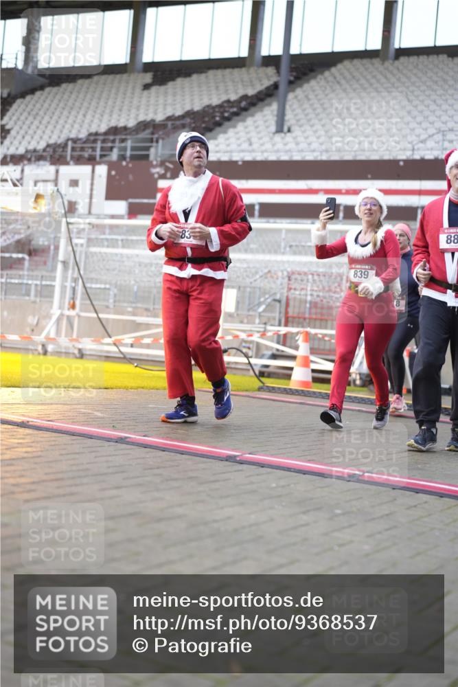 07.12.2025 - St. Pauli X-Mass-Run No. 15 Patografie http://msf.ph/oto/9368537 07.12.2025 11:12:13 Ziel 76, 79, 218, 388, 416, 597, 605, 671, 682, 718, 819, 836, 839, 888, 1246, 1278, 2858 meine-sportfotos.de