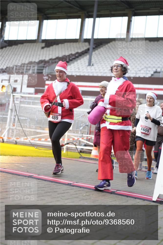 07.12.2025 - St. Pauli X-Mass-Run No. 15 Patografie http://msf.ph/oto/9368560 07.12.2025 11:12:26 Ziel 46, 218, 489, 597, 663, 671, 682, 718, 836, 839, 888, 1142, 1261, 1423, 1609, 1610, 2858 meine-sportfotos.de
