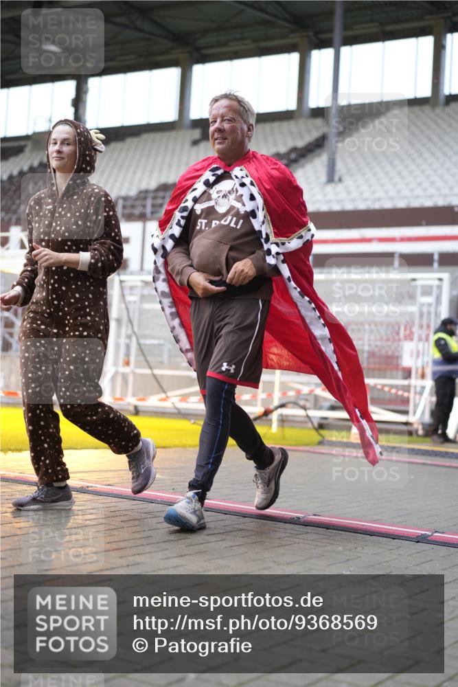 07.12.2025 - St. Pauli X-Mass-Run No. 15 Patografie http://msf.ph/oto/9368569 07.12.2025 11:12:28 Ziel 46, 218, 489, 663, 671, 682, 718, 839, 888, 1142, 1261, 1423, 1609, 1610, 2858 meine-sportfotos.de