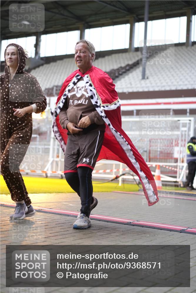 07.12.2025 - St. Pauli X-Mass-Run No. 15 Patografie http://msf.ph/oto/9368571 07.12.2025 11:12:28 Ziel 46, 218, 489, 663, 671, 682, 718, 839, 888, 1142, 1261, 1423, 1609, 1610, 2858 meine-sportfotos.de