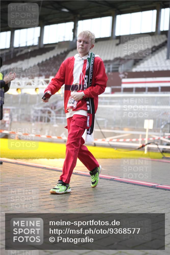 07.12.2025 - St. Pauli X-Mass-Run No. 15 Patografie http://msf.ph/oto/9368577 07.12.2025 11:12:31 Ziel 46, 489, 663, 1142, 1261, 1420, 1422, 1423, 1609, 1610, 2858 meine-sportfotos.de