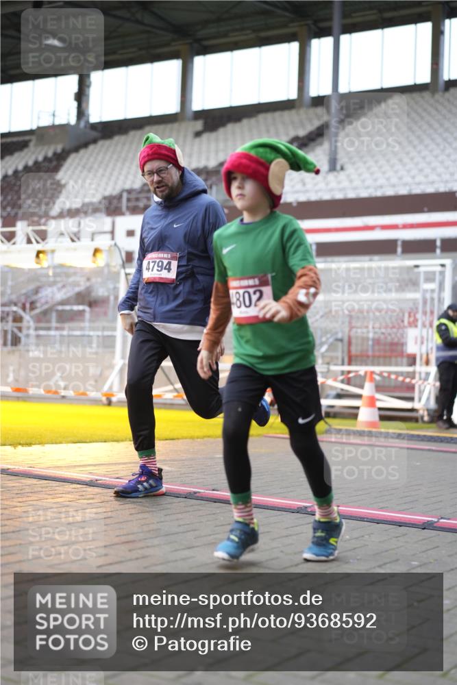07.12.2025 - St. Pauli X-Mass-Run No. 15 Patografie http://msf.ph/oto/9368592 07.12.2025 11:12:42 Ziel 494, 1261, 1420, 1422, 1423, 3167, 4794, 4795, 4796, 4802, 4804 meine-sportfotos.de