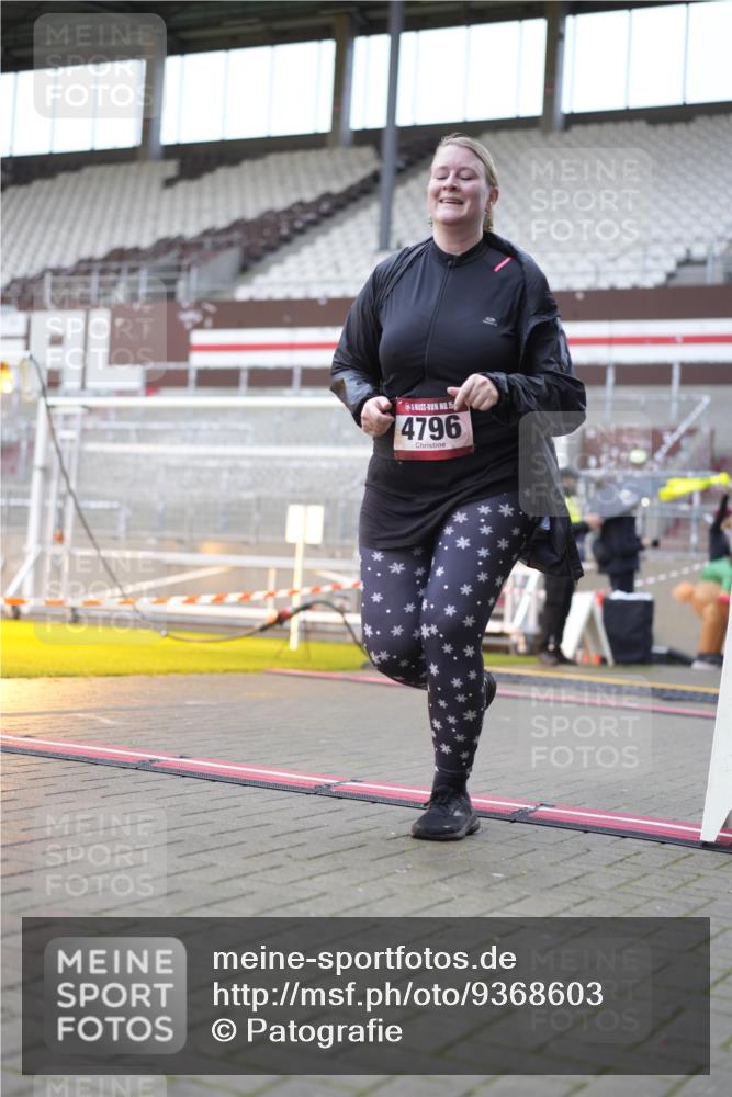 07.12.2025 - St. Pauli X-Mass-Run No. 15 Patografie http://msf.ph/oto/9368603 07.12.2025 11:12:46 Ziel 494, 681, 919, 1420, 1422, 3167, 4794, 4795, 4796, 4802, 4804 meine-sportfotos.de