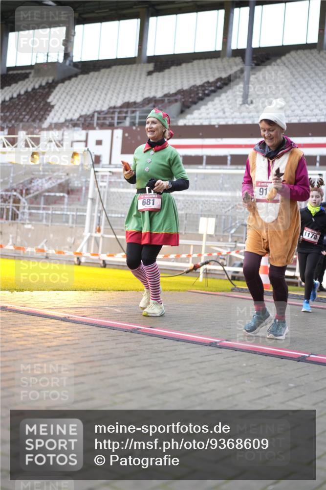 07.12.2025 - St. Pauli X-Mass-Run No. 15 Patografie http://msf.ph/oto/9368609 07.12.2025 11:12:51 Ziel 494, 681, 683, 684, 919, 1175, 1178, 1420, 1422, 1703, 3167, 4794, 4795, 4796, 4802, 4804 meine-sportfotos.de
