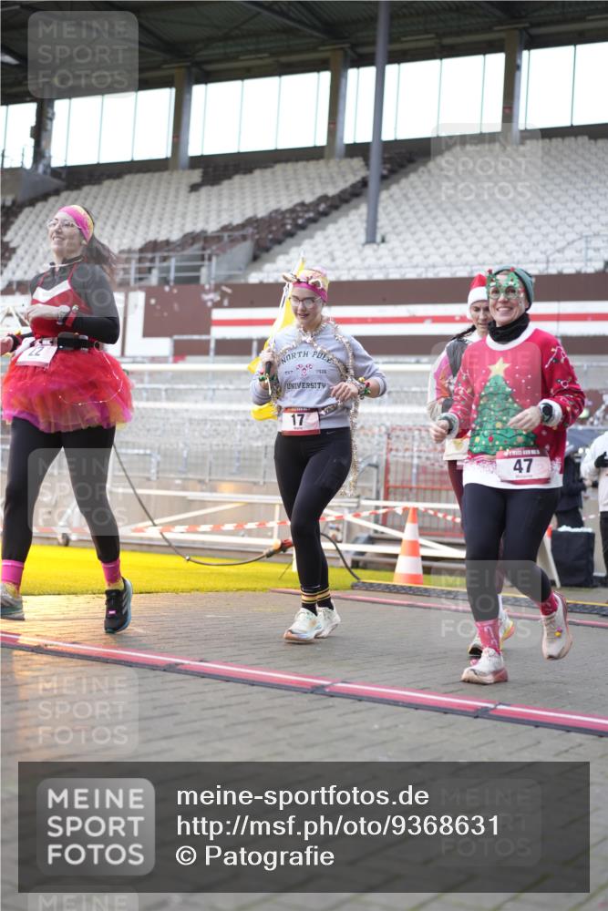 07.12.2025 - St. Pauli X-Mass-Run No. 15 Patografie http://msf.ph/oto/9368631 07.12.2025 11:13:04 Ziel 17, 22, 47, 681, 683, 684, 919, 1022, 1175, 1178, 1645, 1646, 1647, 1703 meine-sportfotos.de