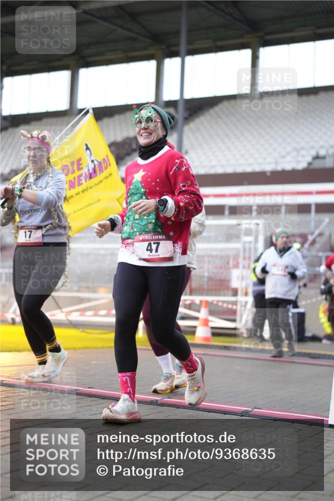 07.12.2025 - St. Pauli X-Mass-Run No. 15 Patografie http://msf.ph/oto/9368635 07.12.2025 11:13:05 Ziel 17, 22, 47, 681, 683, 684, 919, 1022, 1175, 1178, 1645, 1646, 1647, 1703 meine-sportfotos.de