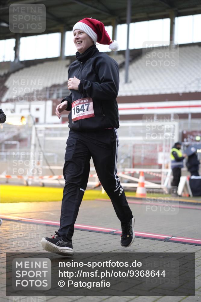 07.12.2025 - St. Pauli X-Mass-Run No. 15 Patografie http://msf.ph/oto/9368644 07.12.2025 11:13:08 Ziel 17, 22, 47, 683, 684, 1022, 1645, 1646, 1647, 1703 meine-sportfotos.de