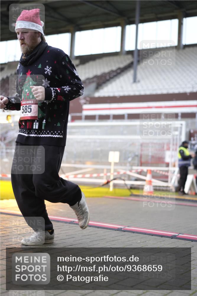 07.12.2025 - St. Pauli X-Mass-Run No. 15 Patografie http://msf.ph/oto/9368659 07.12.2025 11:13:22 Ziel 585, 1338, 1341, 1647, 1664, 2125, 2773 meine-sportfotos.de