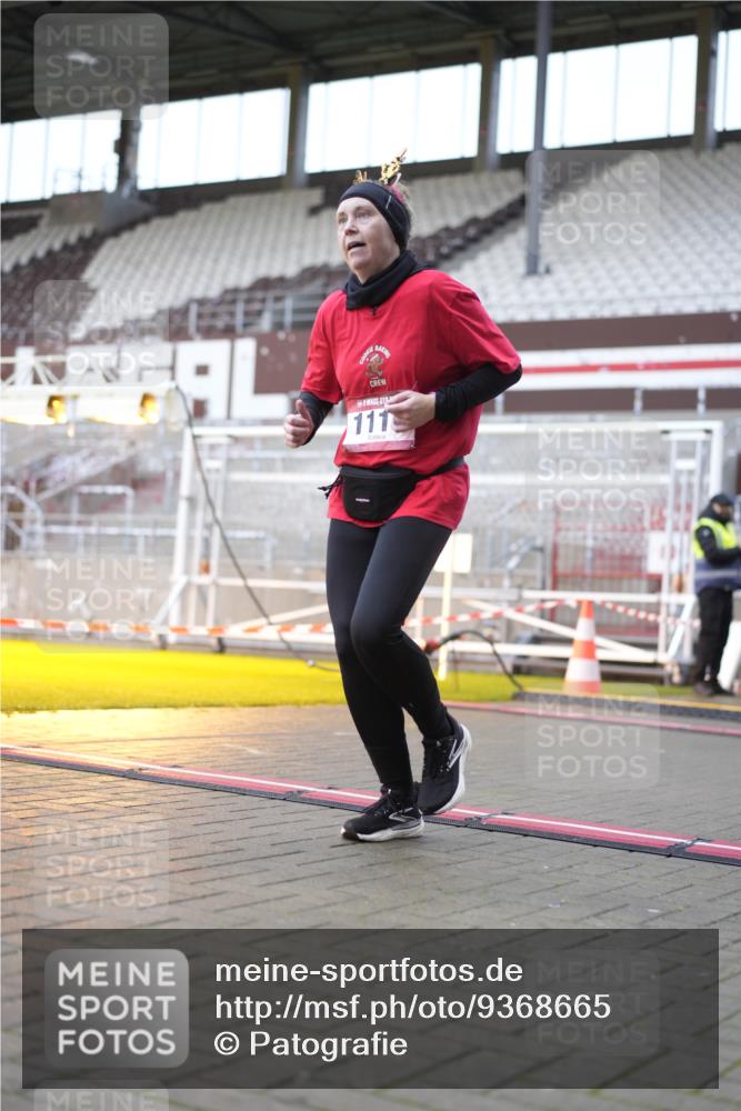 07.12.2025 - St. Pauli X-Mass-Run No. 15 Patografie http://msf.ph/oto/9368665 07.12.2025 11:13:31 Ziel 585, 1111, 1114, 1338, 1341, 1664, 2773 meine-sportfotos.de
