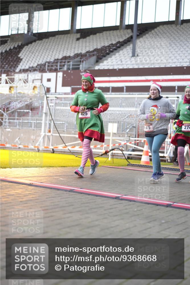 07.12.2025 - St. Pauli X-Mass-Run No. 15 Patografie http://msf.ph/oto/9368668 07.12.2025 11:13:52 Ziel 274, 375, 425, 475, 708 meine-sportfotos.de