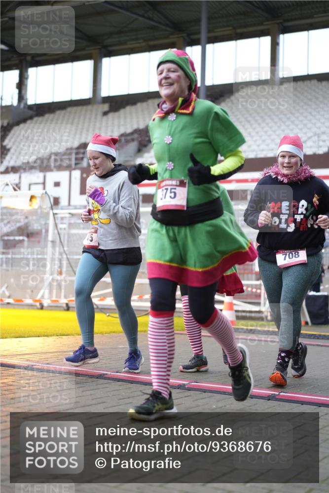 07.12.2025 - St. Pauli X-Mass-Run No. 15 Patografie http://msf.ph/oto/9368676 07.12.2025 11:13:53 Ziel 274, 375, 425, 475, 708 meine-sportfotos.de