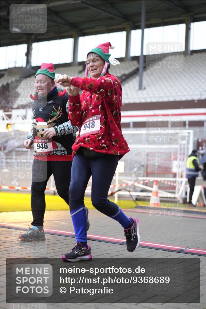 07.12.2025 - St. Pauli X-Mass-Run No. 15 Patografie http://msf.ph/oto/9368689 07.12.2025 11:14:11 Ziel 942, 946, 948 meine-sportfotos.de