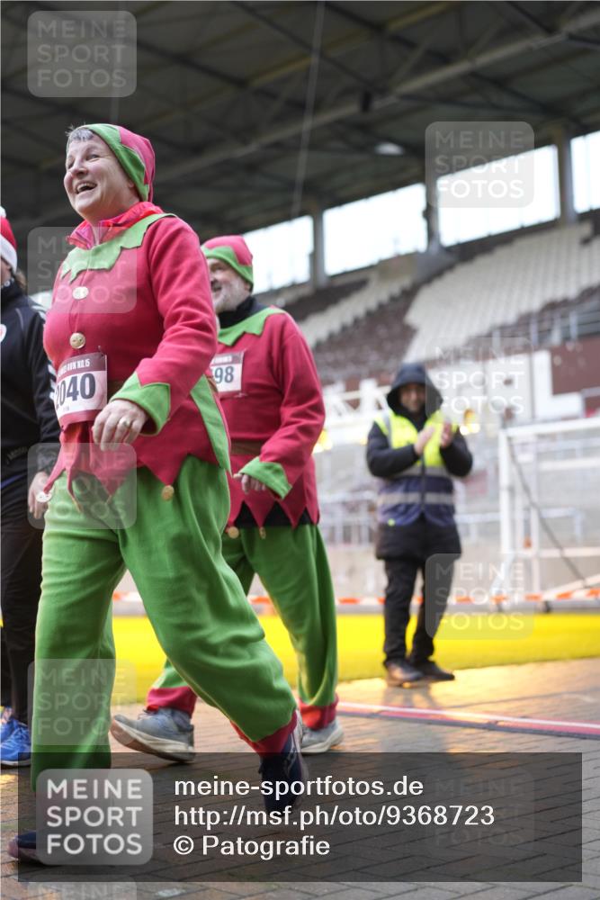 07.12.2025 - St. Pauli X-Mass-Run No. 15 Patografie http://msf.ph/oto/9368723 07.12.2025 11:14:36 Ziel 525, 922, 1776, 1778, 1798, 1804, 1805, 1806, 1807, 2040, 2211, 4010 meine-sportfotos.de