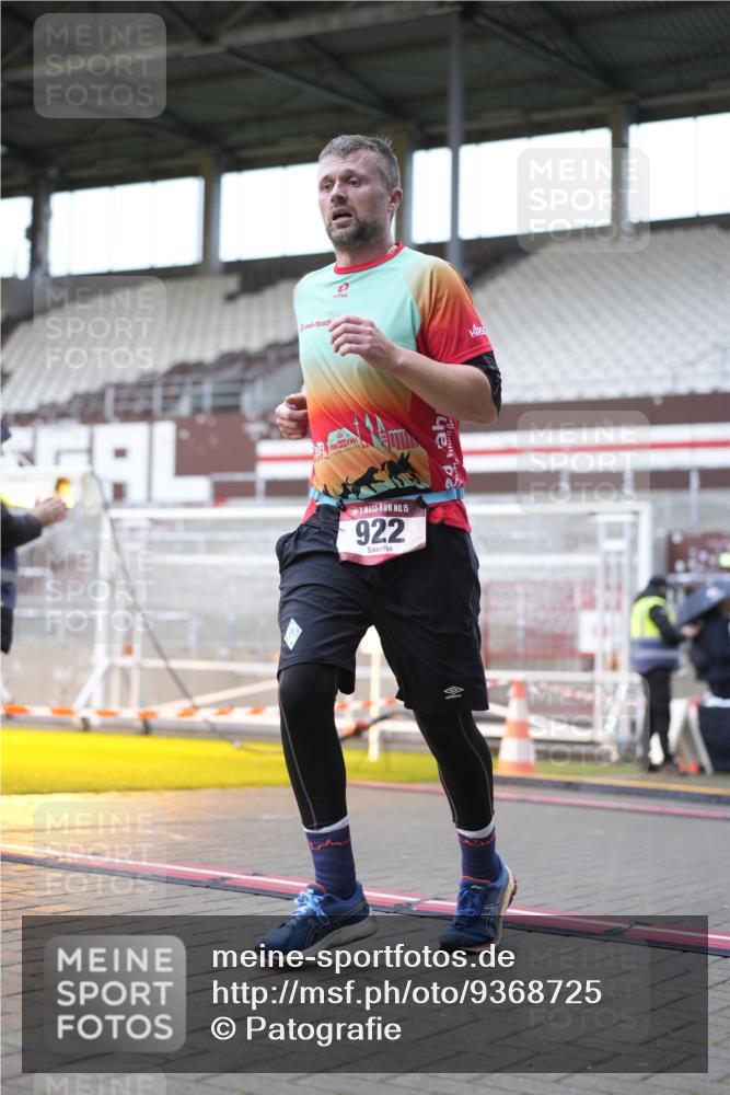 07.12.2025 - St. Pauli X-Mass-Run No. 15 Patografie http://msf.ph/oto/9368725 07.12.2025 11:14:40 Ziel 525, 922, 1776, 1778, 1798, 1804, 1805, 1806, 1807, 2040, 2211, 4010 meine-sportfotos.de