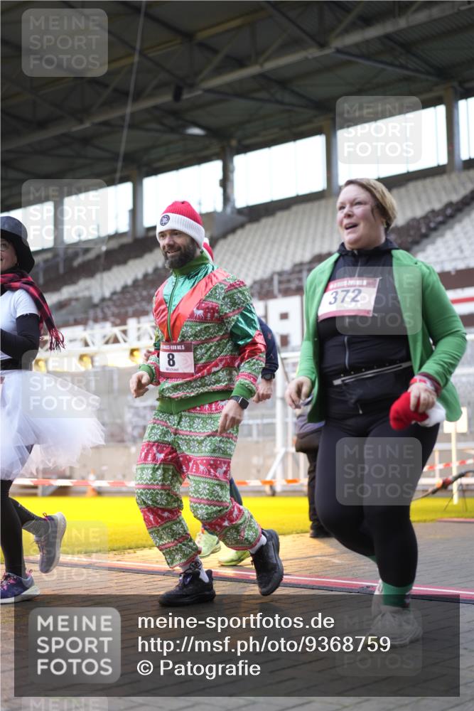 07.12.2025 - St. Pauli X-Mass-Run No. 15 Patografie http://msf.ph/oto/9368759 07.12.2025 11:15:43 Ziel 8, 14, 372, 2194 meine-sportfotos.de