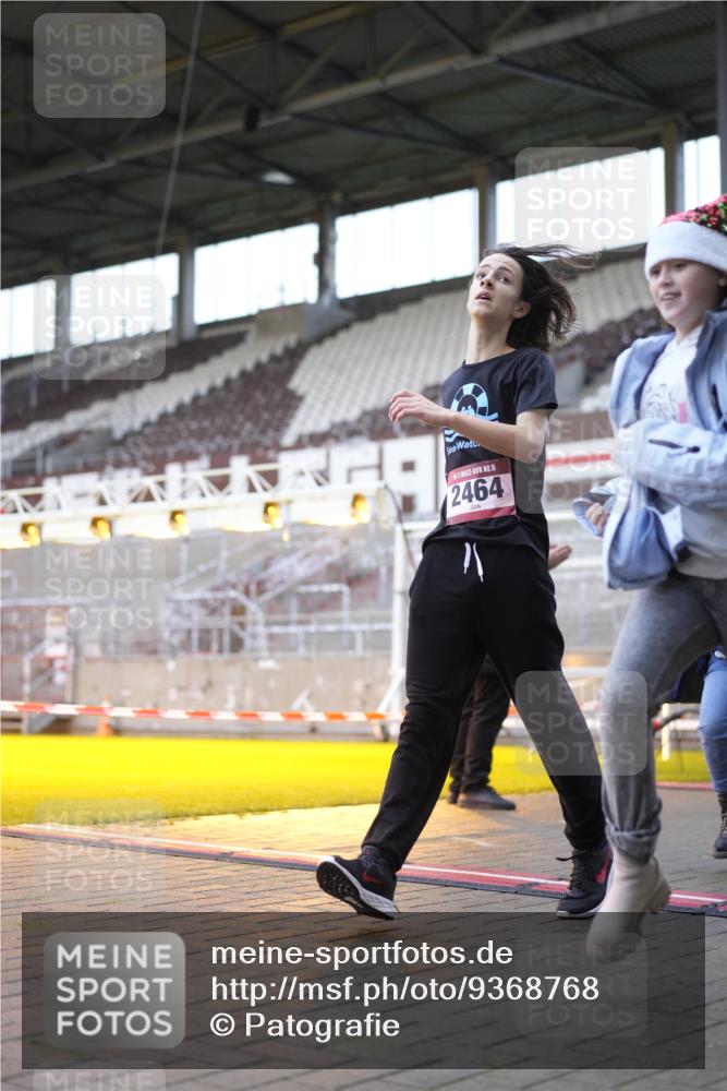 07.12.2025 - St. Pauli X-Mass-Run No. 15 Patografie http://msf.ph/oto/9368768 07.12.2025 11:16:00 Ziel 1800, 1802, 1821, 1825, 2195, 2464, 3326 meine-sportfotos.de