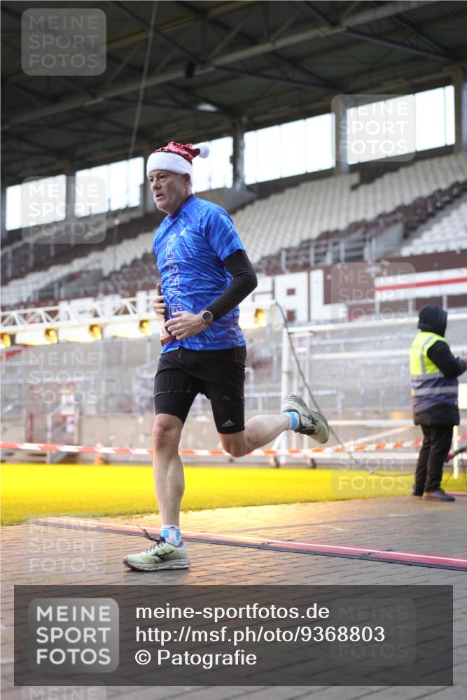 07.12.2025 - St. Pauli X-Mass-Run No. 15 Patografie http://msf.ph/oto/9368803 07.12.2025 11:16:25 Ziel 1017, 1350 meine-sportfotos.de