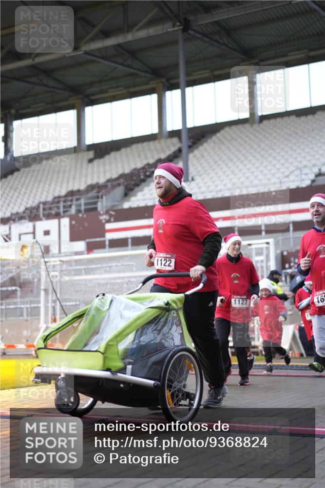 07.12.2025 - St. Pauli X-Mass-Run No. 15 Patografie http://msf.ph/oto/9368824 07.12.2025 11:17:14 Ziel 551, 1122, 1125, 1127, 1130, 1340, 1529, 1531, 1686, 2766, 2846, 2849 meine-sportfotos.de