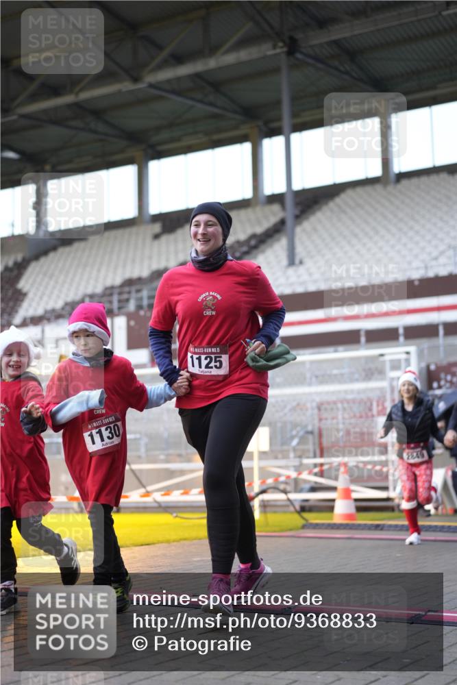 07.12.2025 - St. Pauli X-Mass-Run No. 15 Patografie http://msf.ph/oto/9368833 07.12.2025 11:17:16 Ziel 551, 1122, 1125, 1127, 1130, 1340, 1529, 1531, 1686, 2477, 2766, 2846, 2849 meine-sportfotos.de
