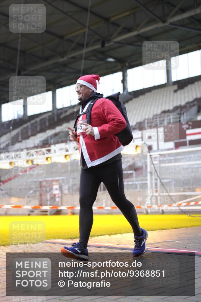 07.12.2025 - St. Pauli X-Mass-Run No. 15 Patografie http://msf.ph/oto/9368851 07.12.2025 11:17:30 Ziel 551, 845, 1125, 1130, 1529, 2477, 2846, 2849 meine-sportfotos.de