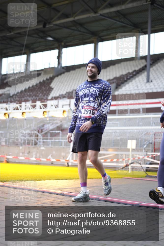 07.12.2025 - St. Pauli X-Mass-Run No. 15 Patografie http://msf.ph/oto/9368855 07.12.2025 11:17:44 Ziel 845, 2915, 4627 meine-sportfotos.de