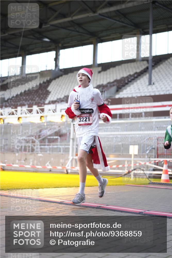 07.12.2025 - St. Pauli X-Mass-Run No. 15 Patografie http://msf.ph/oto/9368859 07.12.2025 11:17:59 Ziel 1325, 1348, 3221, 3327, 4627 meine-sportfotos.de