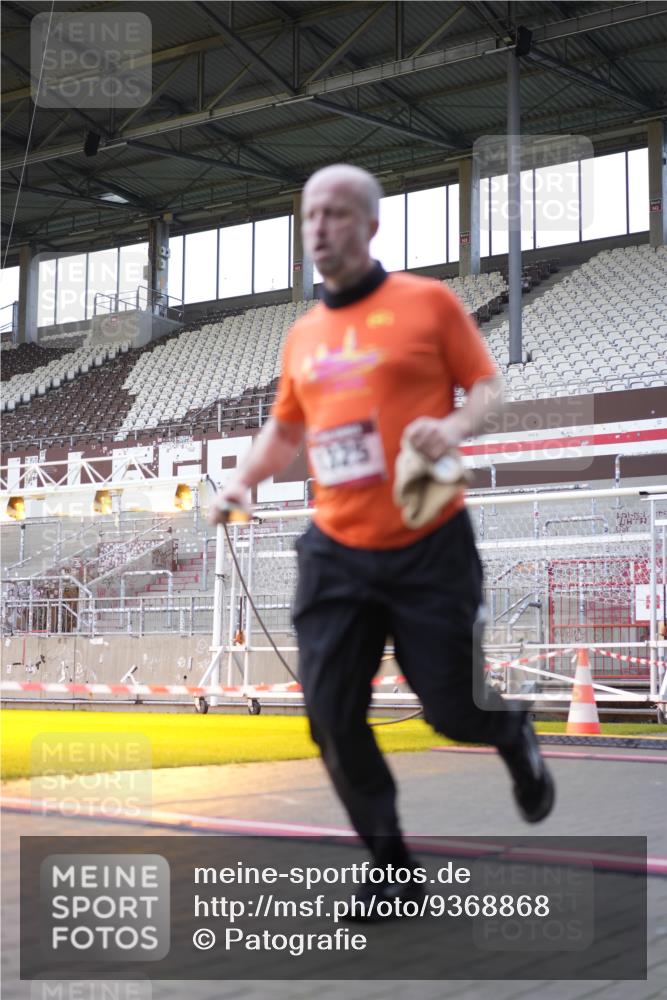 07.12.2025 - St. Pauli X-Mass-Run No. 15 Patografie http://msf.ph/oto/9368868 07.12.2025 11:18:01 Ziel 1325, 1348, 3221, 3327 meine-sportfotos.de