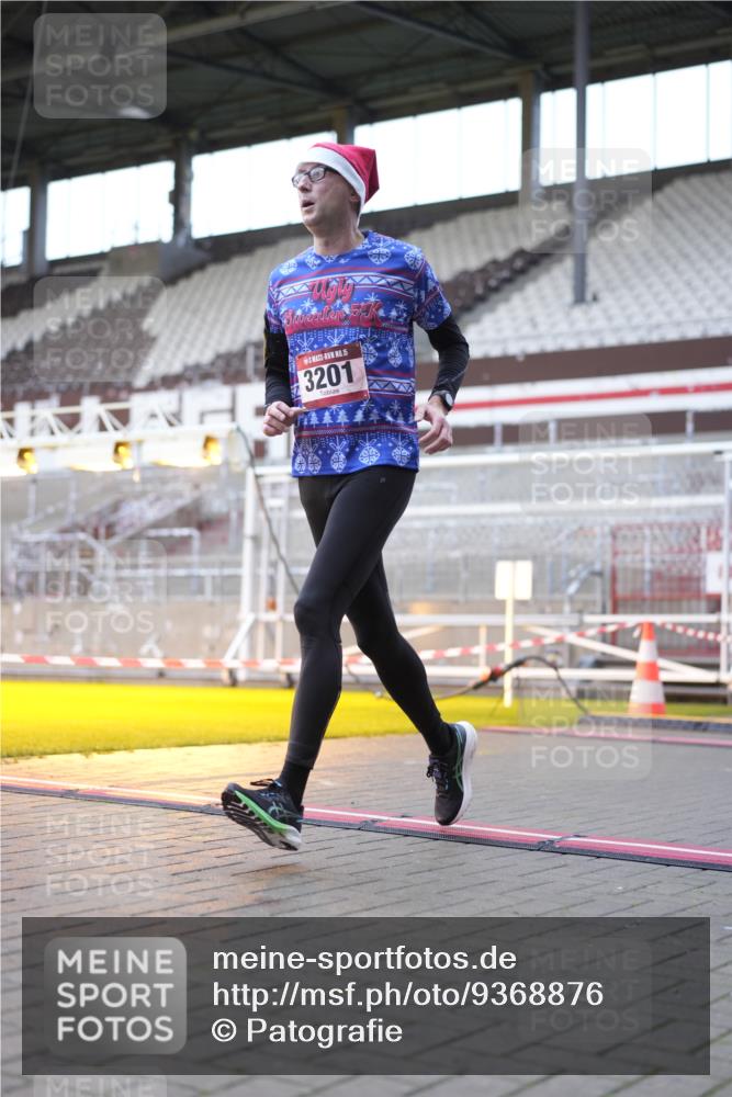 07.12.2025 - St. Pauli X-Mass-Run No. 15 Patografie http://msf.ph/oto/9368876 07.12.2025 11:18:09 Ziel 1325, 1348, 3201, 3221, 3327 meine-sportfotos.de